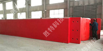 為南海明珠大橋生產的自浮式復合材料橋梁防撞設施